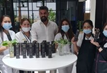 خبير الشعر أحمد سليمان يزور صالون شادن بمدينة حائل إطلاق منتج أوكسي موس في أكبر مركز تجميل بالمنطقة خبير الشعر أحمد سليمان يزور صالون شادن بمدينة حائل إطلاق منتج أوكسي موس في أكبر مركز تجميل بالمنطقة